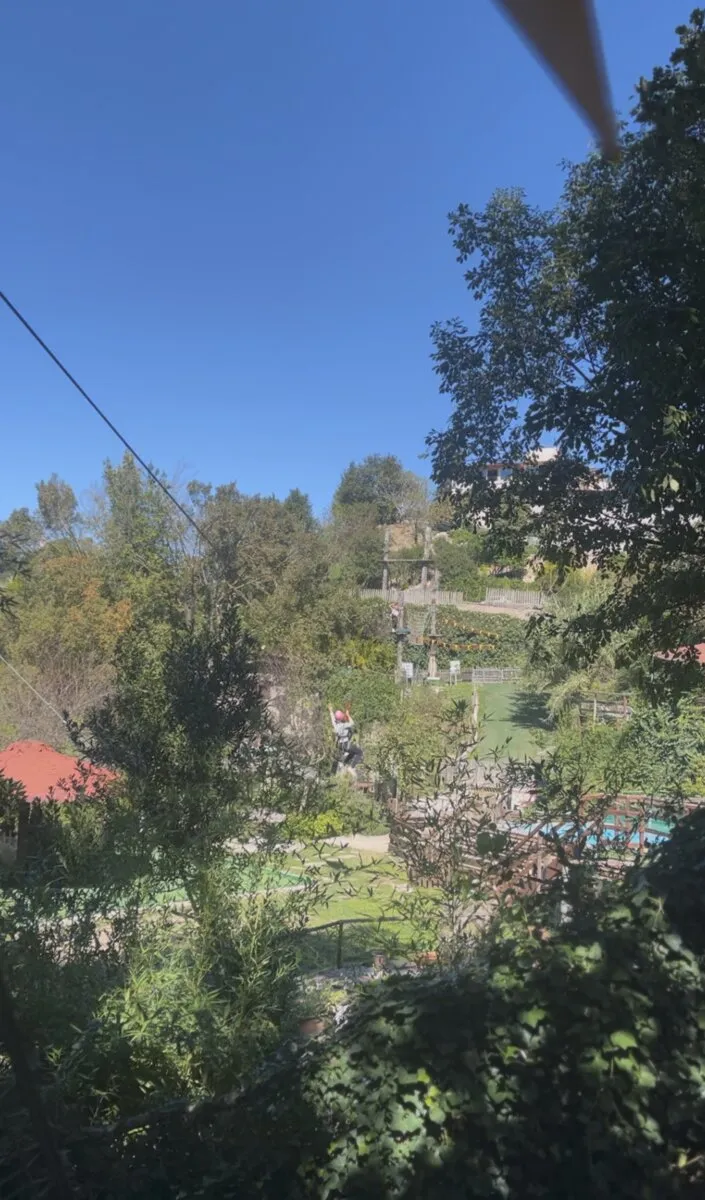 Percorso blu vista aerea ostacoli