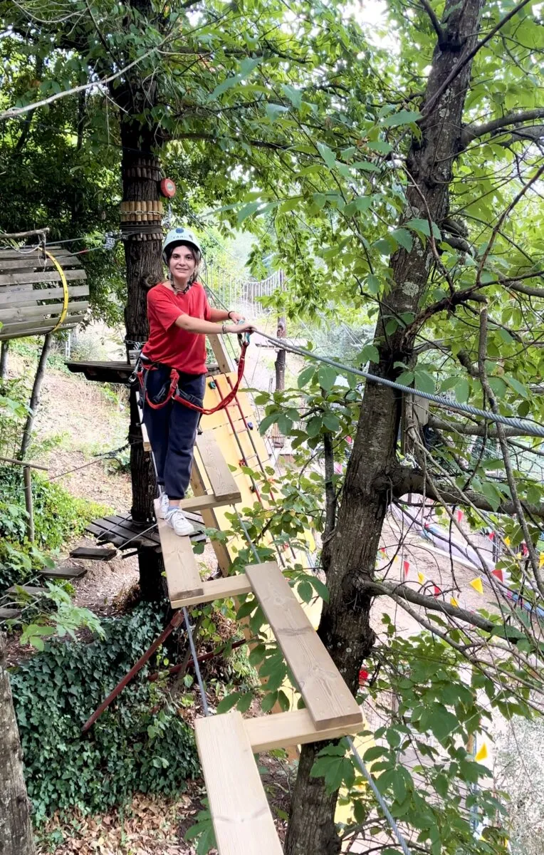 Percorso giallo trave equilibrio sospesa